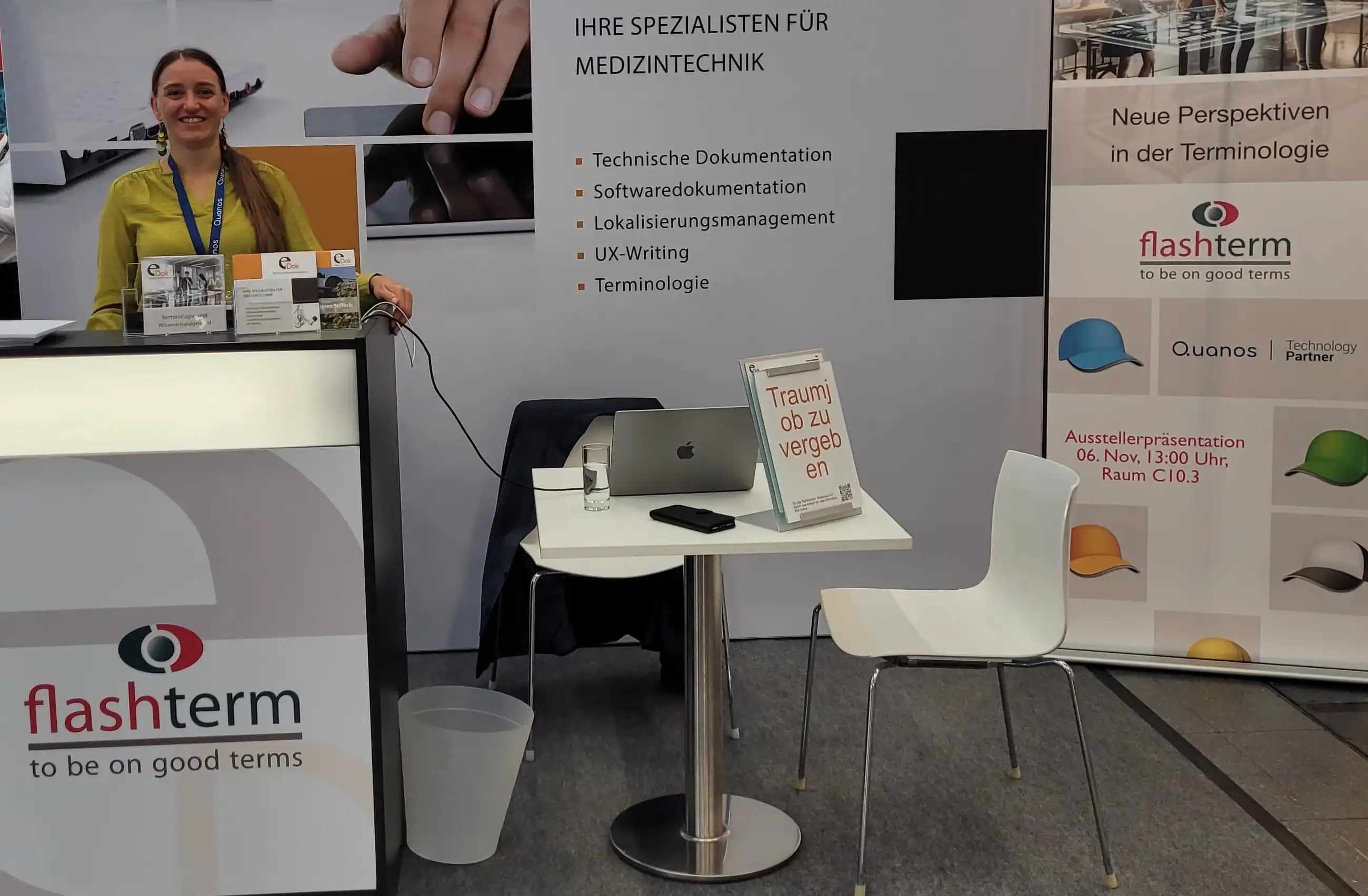 Messestand von eDok auf der tekom 2024 mit Präsentation des Tools flashterm