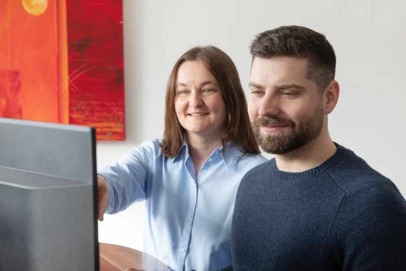 Teamarbeit in der Technischen Redaktion für Softwareanleitungen